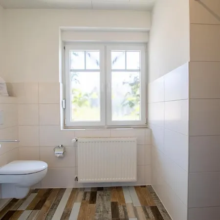 Gaestehaus Djuren Bed & Breakfast