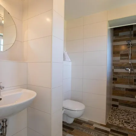 Bed & Breakfast Gaestehaus Djuren 3*