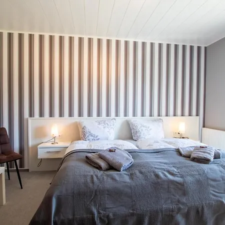 Gaestehaus Djuren Bed and breakfast 3*