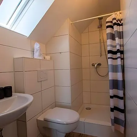 Gaestehaus Djuren Bed & Breakfast