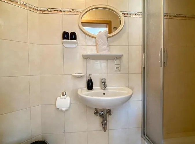 Gaestehaus Djuren Отель типа 